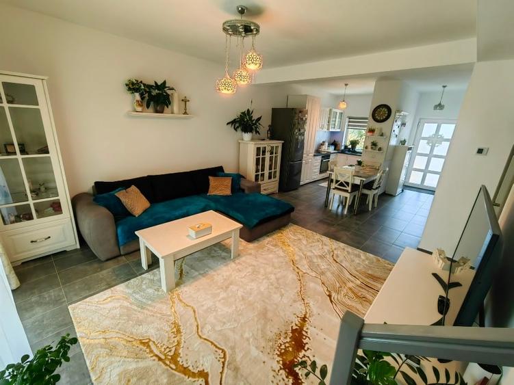 Duplex cu 3 camere cu Canalizare în Moșnița Nouă