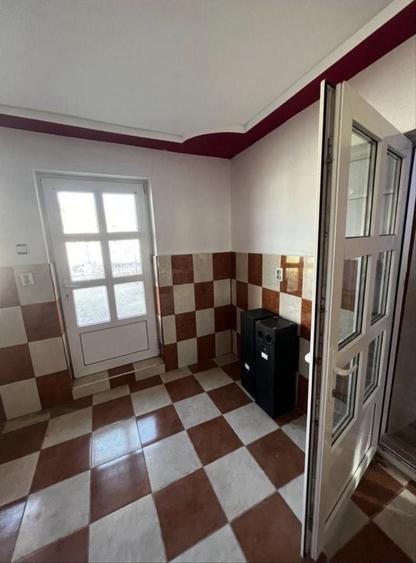 Casă cu 3 camere în Râmnicelu
