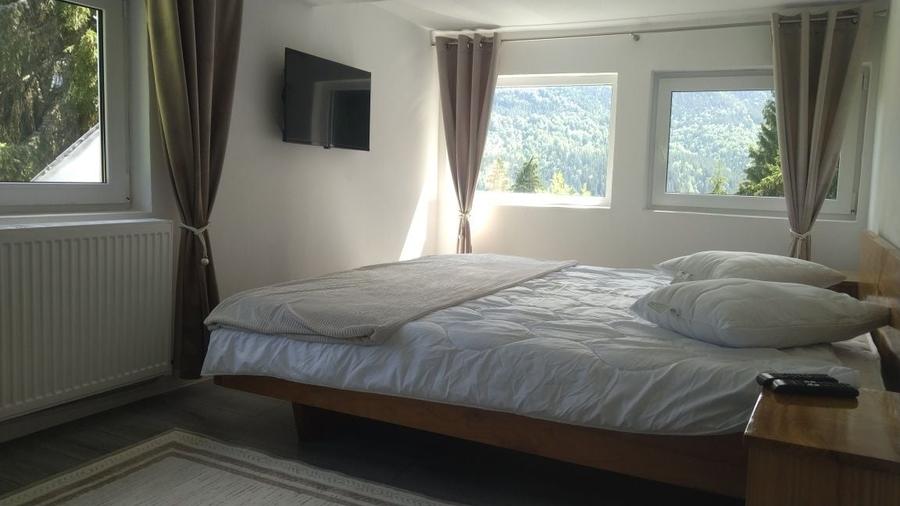 Casă cu 2 camere cu Teren 50 Mp în Piatra
