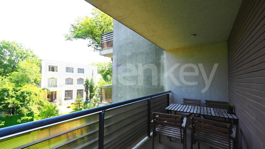 Apartament cu 3 camere semidecomandat, mobilat în Primăverii