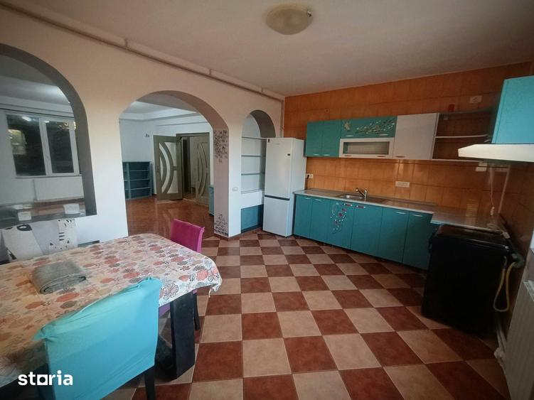 Casă cu 3 camere cu Teren 250 Mp în Central