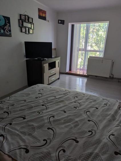 Apartament cu 3 camere decomandat în Aradului