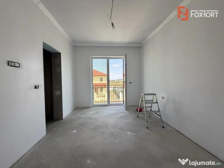 Casă cu 5 camere cu Teren 334 Mp în Dumbrăvița