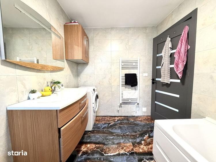 Casă cu 4 camere cu Teren 735 Mp în Sânmihaiu Român