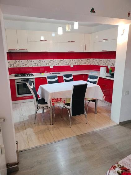 Apartament cu 4 camere decomandat în Autogară