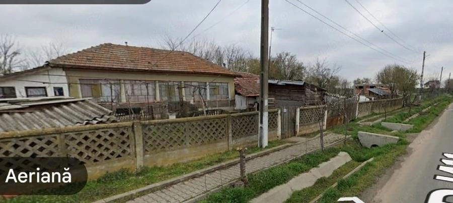 Casă cu 4 camere cu Teren 1500 Mp în Central
