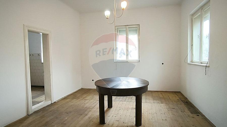 Casă cu 3 camere cu Teren 533 Mp în Central