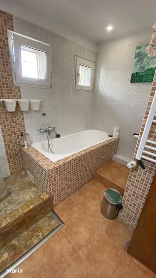 Apartament cu 4 camere în Titan