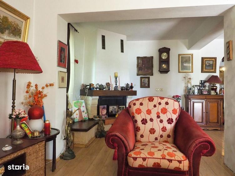 Casă cu 4 camere cu Teren 1798 Mp în Izvorani