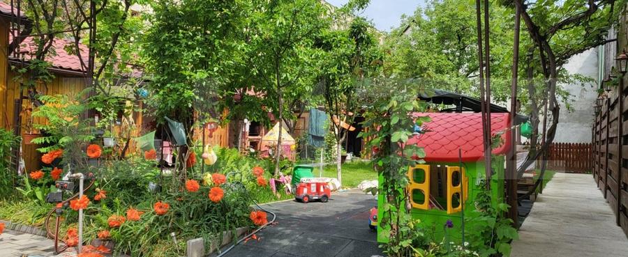 Casă individuală cu 7 camere cu Canalizare în Aurel Vlaicu