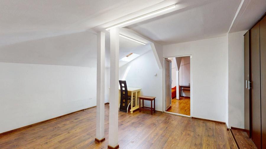 Duplex cu 6 camere cu Canalizare în P-ța Galați