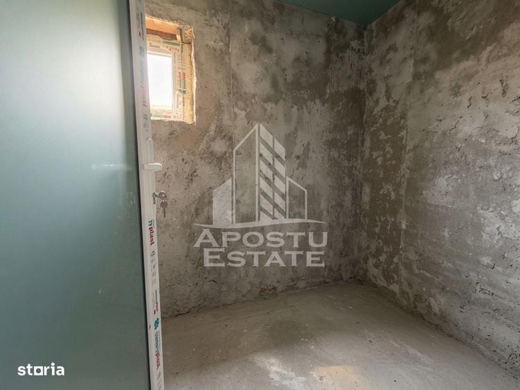 Casă cu 4 camere cu Teren 1439 Mp în Central