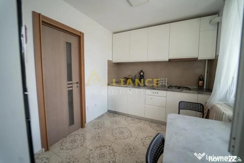 Apartament cu 2 camere semidecomandat în Berceni