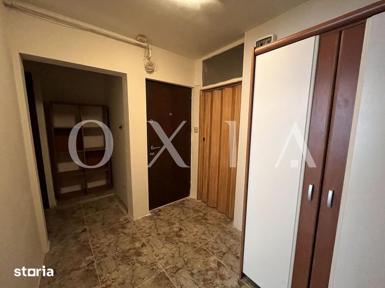 Apartament cu 3 camere semidecomandat, mobilat în Complex Studențesc