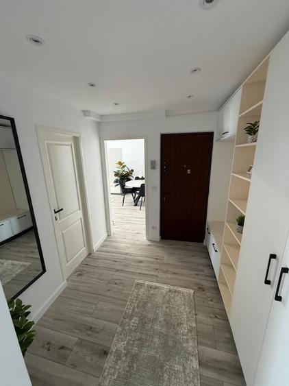 Apartament cu 2 camere decomandat în 1 Mai