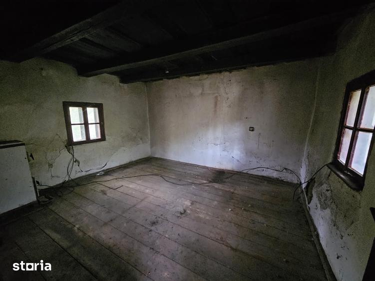 Casă cu 3 camere cu Teren 5571 Mp în Zam