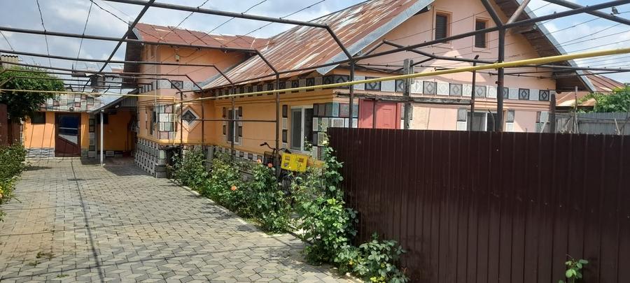 Casă individuală cu 6 camere cu Canalizare în Bechinești