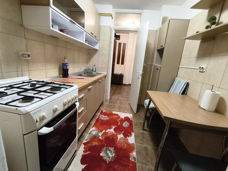Apartament cu 2 camere decomandat în Galata