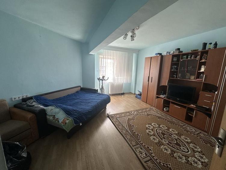 Apartament cu 3 camere decomandat în Ștrand