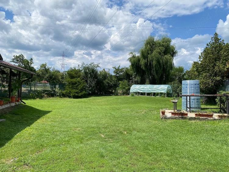 Casă cu Teren 2000 Mp în Pârscov