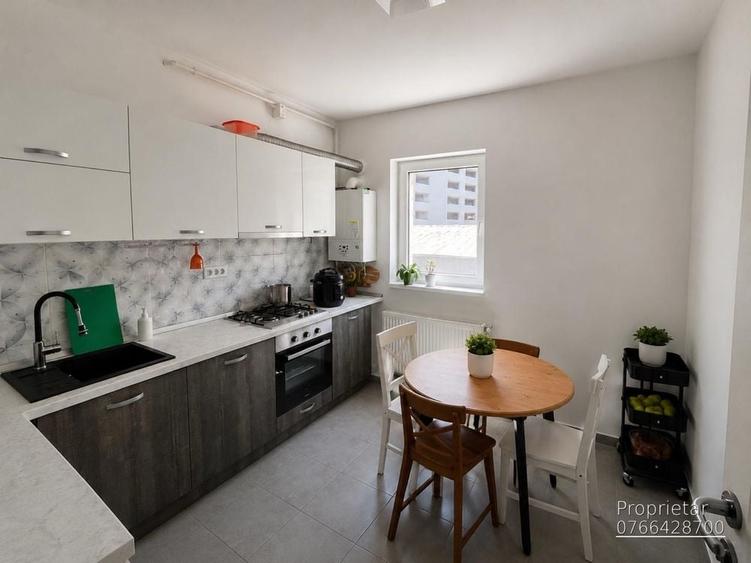 Apartament cu 3 camere semidecomandat în Titan