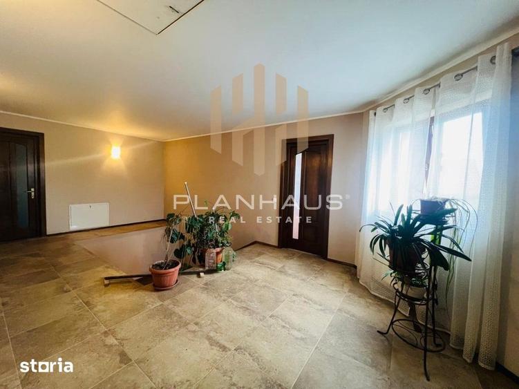 Casă cu 5 camere cu Teren 1000 Mp în Recea