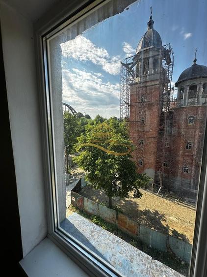 Garsonieră decomandată în Cornișa