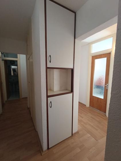 Apartament cu 4 camere decomandat în Bartolomeu