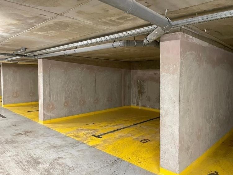 Apartament cu 4 camere decomandat, mobilat în Băneasa