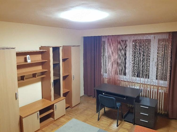 Apartament cu 2 camere decomandat în Complex Studențesc