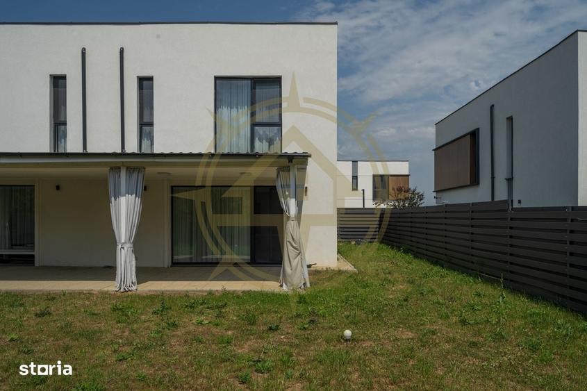 Casă cu 4 camere în Ostratu