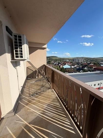 Apartament cu 3 camere decomandat în Independenței