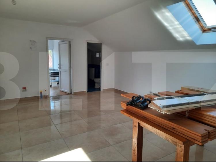 Casă individuală cu 5 camere cu Teren 1028 Mp în Exterior Nord