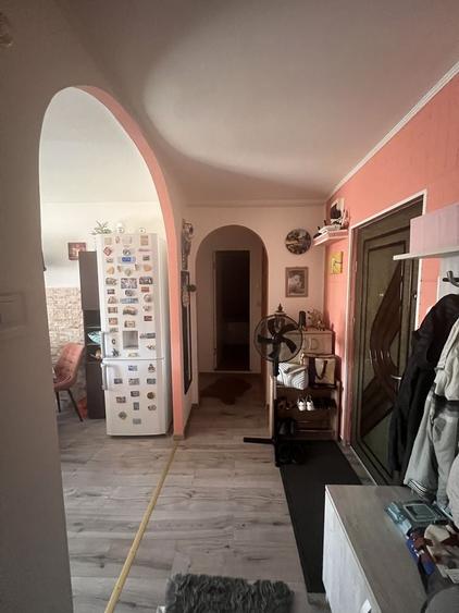 Apartament cu 2 camere decomandat în Între Lacuri