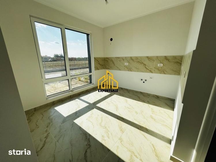 Casă cu 4 camere cu Teren 400 Mp în Domnești