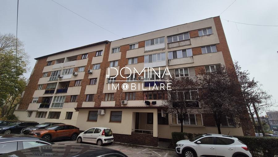 Apartament cu 3 camere semidecomandat, mobilat în Central