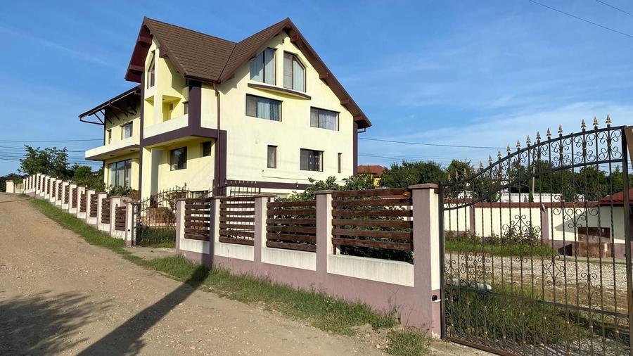 Casă cu 4 camere în Geamăna