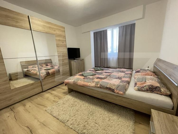 Apartament cu 3 camere decomandat, mobilat în Central