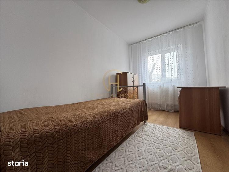 Apartament cu 3 camere decomandat în Nicolina