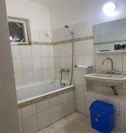 Apartament cu 2 camere decomandat în CET