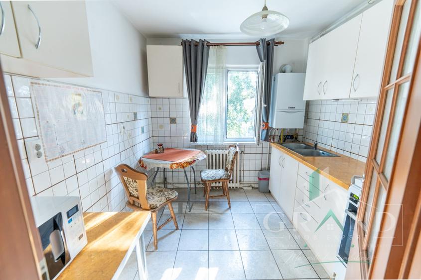 Apartament cu 3 camere semidecomandat, mobilat în Mănăștur