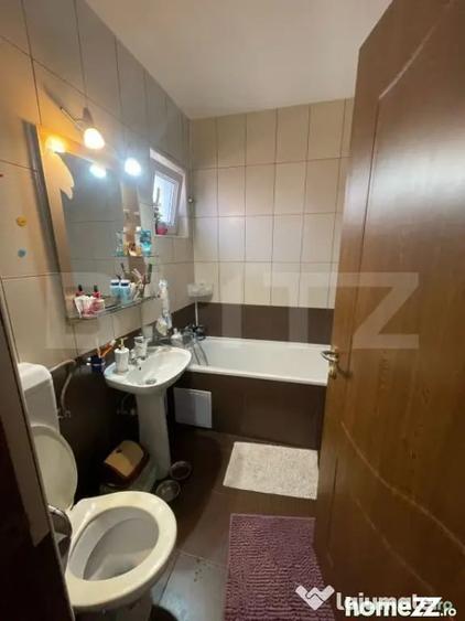Casă cu 3 camere cu Teren 3000 Mp în Central