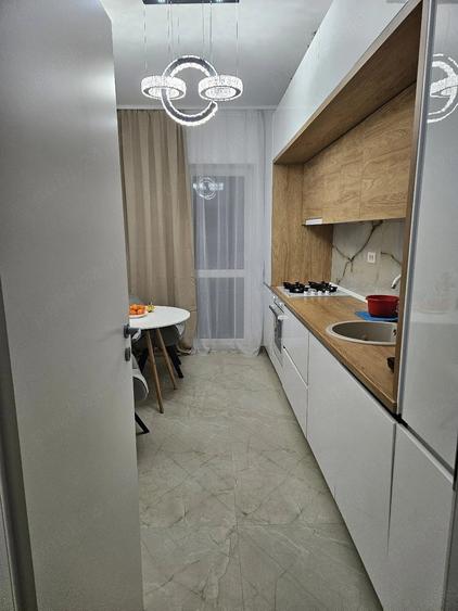 Apartament cu 2 camere decomandat în Apărătorii Patriei