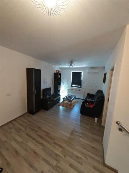 Casă individuală cu 5 camere cu Teren 400 Mp în Tunari