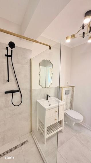 Apartament cu 3 camere semidecomandat în Florești