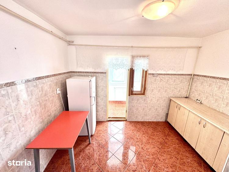 Apartament cu 3 camere decomandat în Siderurgiștilor