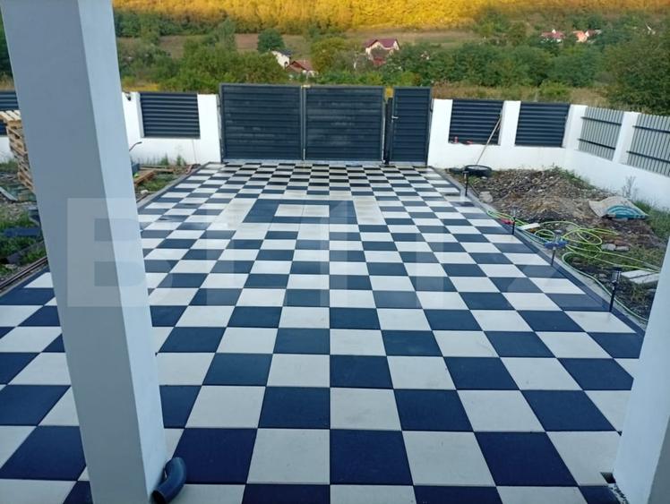 Casă individuală cu 3 camere cu Teren 1600 Mp în Exterior Sud