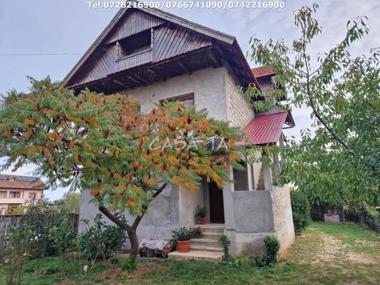 Casă individuală cu 5 camere cu Canalizare în Primăverii
