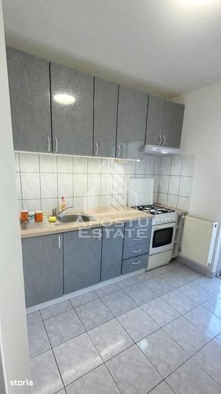 Apartament cu 3 camere, mobilat în Soarelui
