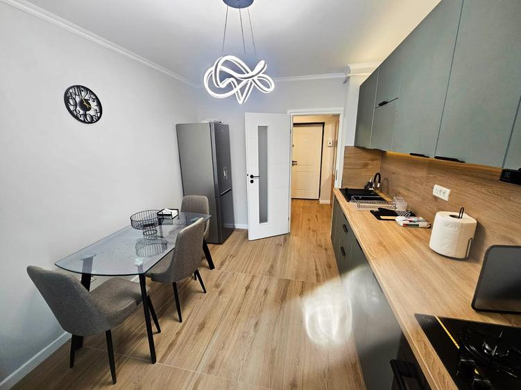 Apartament cu 2 camere decomandat, mobilat în Stadion